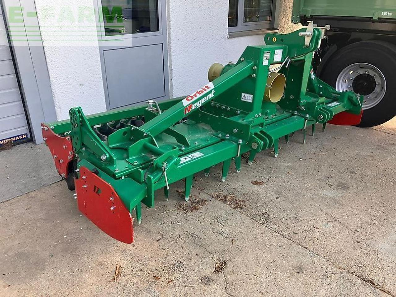 Regent orbit 3000 m - Outils du sol: photos 2 Regent orbit 3000 m - Outils du sol: photos 2