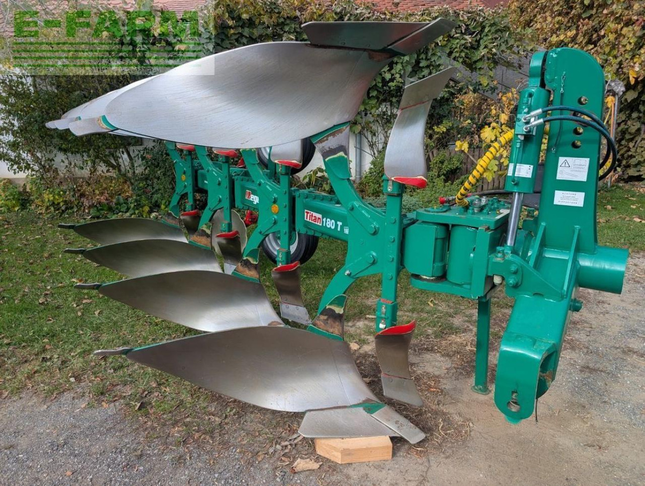 Regent titan 180 t variabel - Charrue: photos 1 Regent titan 180 t variabel - Charrue: photos 1