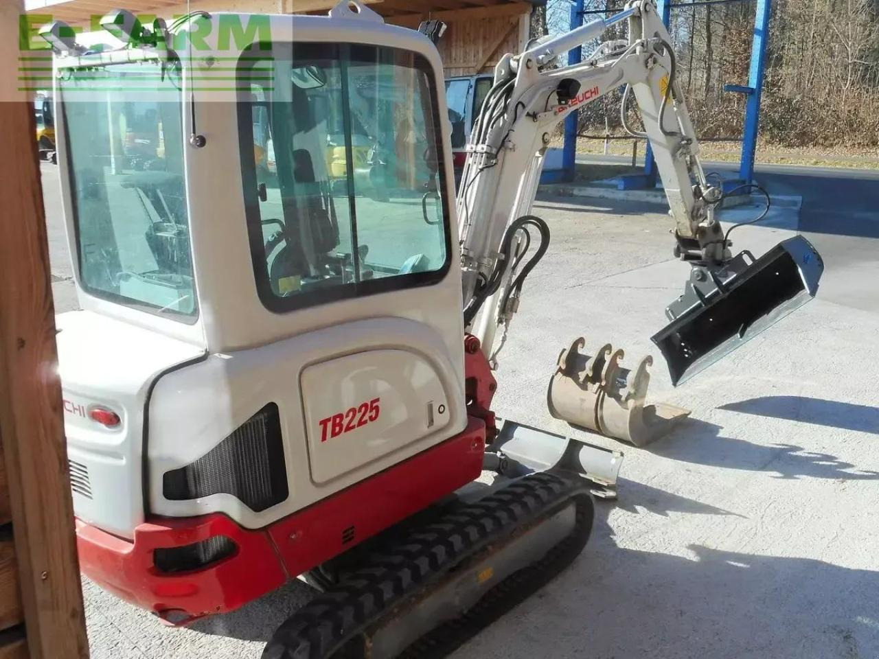 Takeuchi tb 225 ( 2.400kg ) mit hydr. verstellfahrwerk - Mini pelle: photos 4 Takeuchi tb 225 ( 2.400kg ) mit hydr. verstellfahrwerk - Mini pelle: photos 4