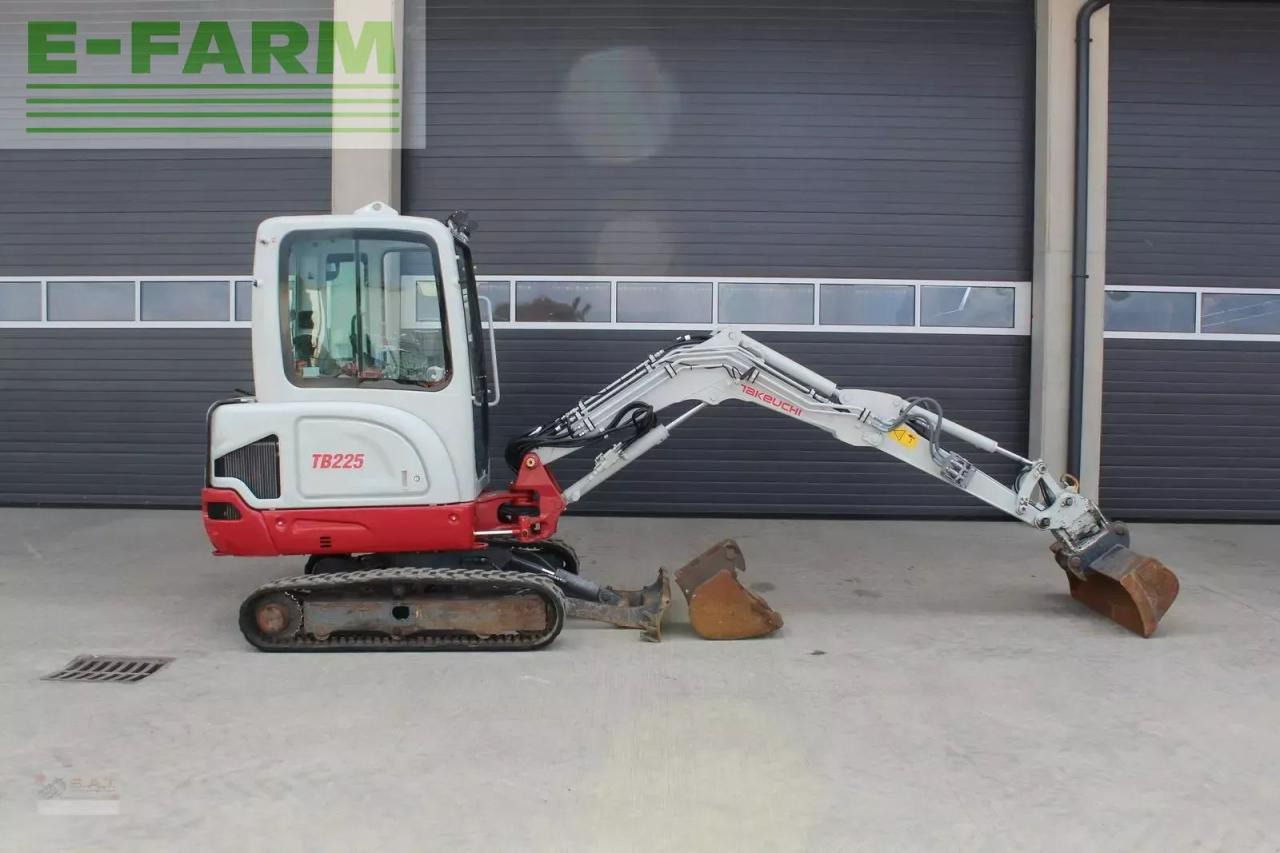 Takeuchi tb 225 - minibagger - powertilt - 2022 - Mini pelle: photos 4 Takeuchi tb 225 - minibagger - powertilt - 2022 - Mini pelle: photos 4