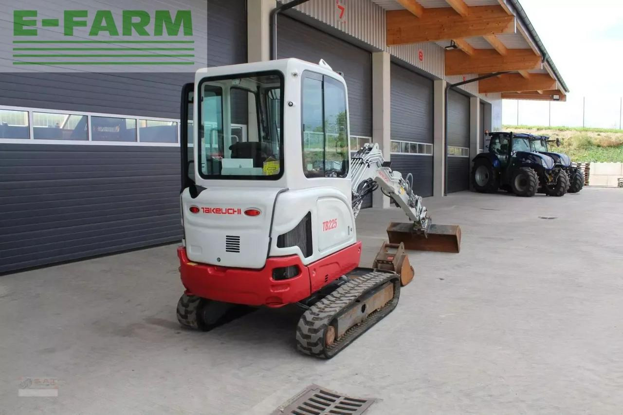 Takeuchi tb 225 - minibagger - powertilt - 2022 - Mini pelle: photos 2 Takeuchi tb 225 - minibagger - powertilt - 2022 - Mini pelle: photos 2