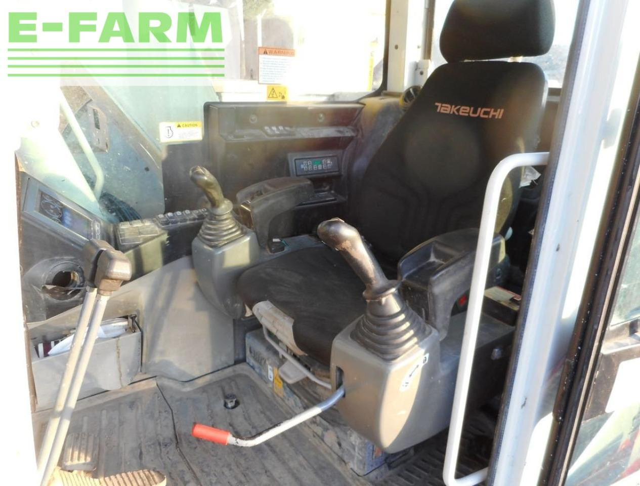 Pelle sur chenille Takeuchi tb2150r ( 15.420kg ): photos 6 Pelle sur chenille Takeuchi tb2150r ( 15.420kg ): photos 6