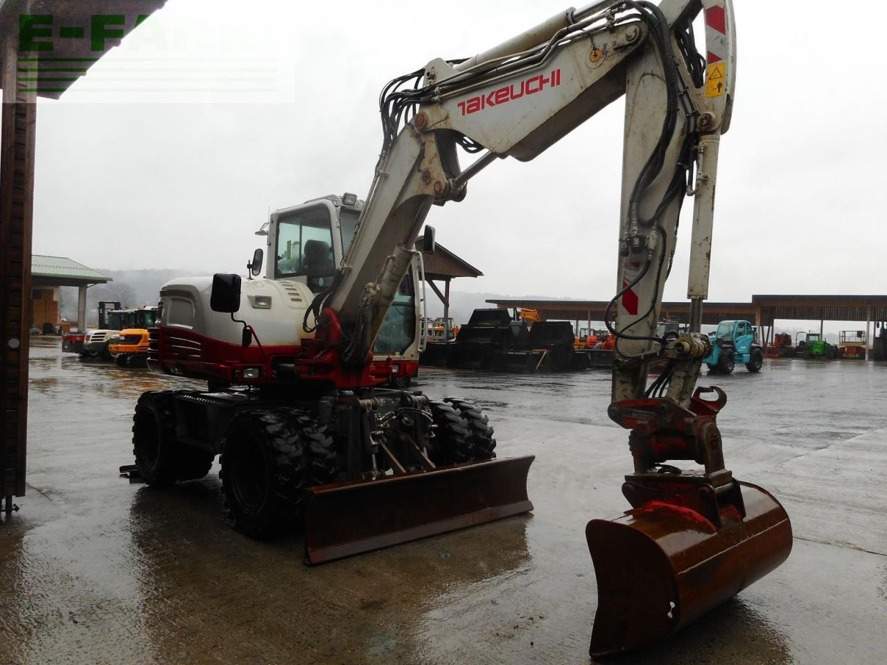 Takeuchi tb295w mit vollausstattung u. 3 löffel ( zentra - Pelle sur pneus: photos 5 Takeuchi tb295w mit vollausstattung u. 3 löffel ( zentra - Pelle sur pneus: photos 5
