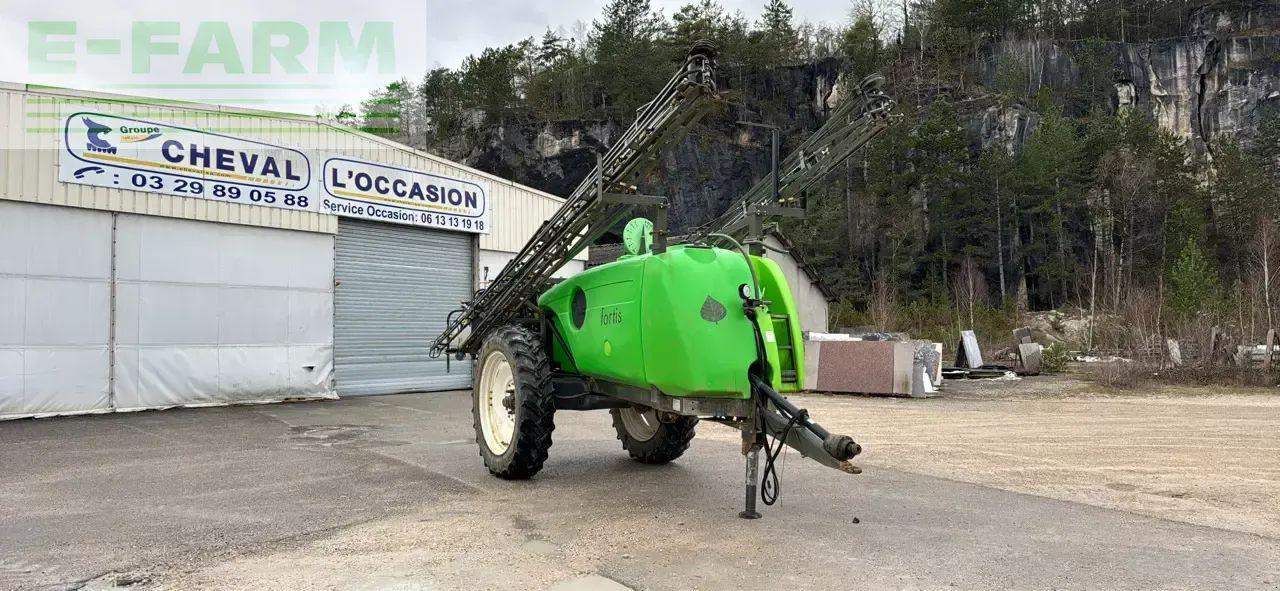 Tecnoma fortis 3200 - Pulvérisateur traîné: photos 2 Tecnoma fortis 3200 - Pulvérisateur traîné: photos 2