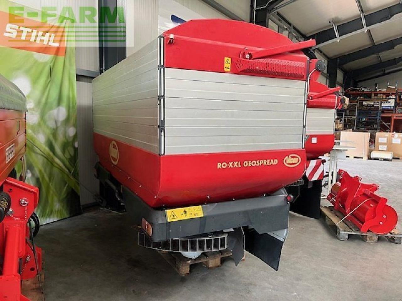 Vicon ro-edw xxl 3900 geospread high flow - Distributeur d'engrais: photos 1 Vicon ro-edw xxl 3900 geospread high flow - Distributeur d'engrais: photos 1