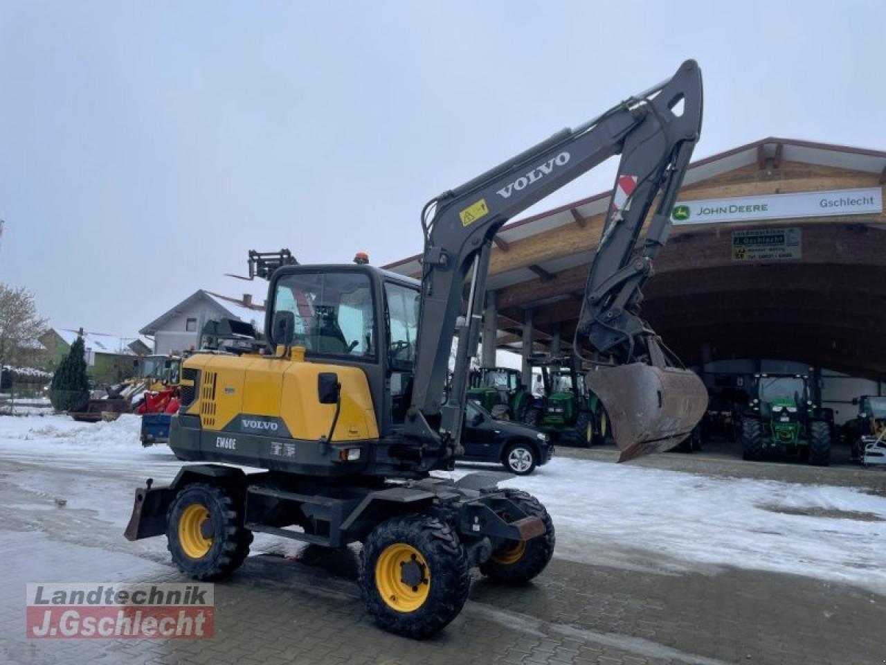 Volvo ew60 e 30 kmh - Pelle sur pneus: photos 2 Volvo ew60 e 30 kmh - Pelle sur pneus: photos 2