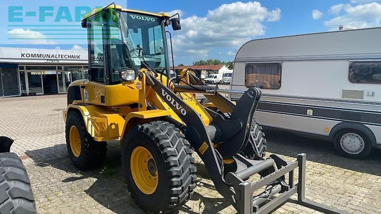 Volvo volvo l 30 - Mini pelle: photos 1 Volvo volvo l 30 - Mini pelle: photos 1