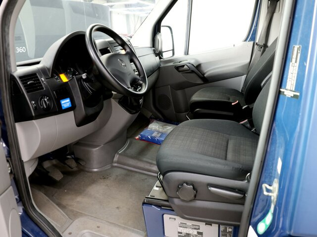 MERCEDES-BENZ Sprinter 316CDI DOKA,Allrad,Klima - Utilitaire rideaux coulissants (PLSC), Utilitaire double cabine: photos 2 MERCEDES-BENZ Sprinter 316CDI DOKA,Allrad,Klima - Utilitaire rideaux coulissants (PLSC), Utilitaire double cabine: photos 2