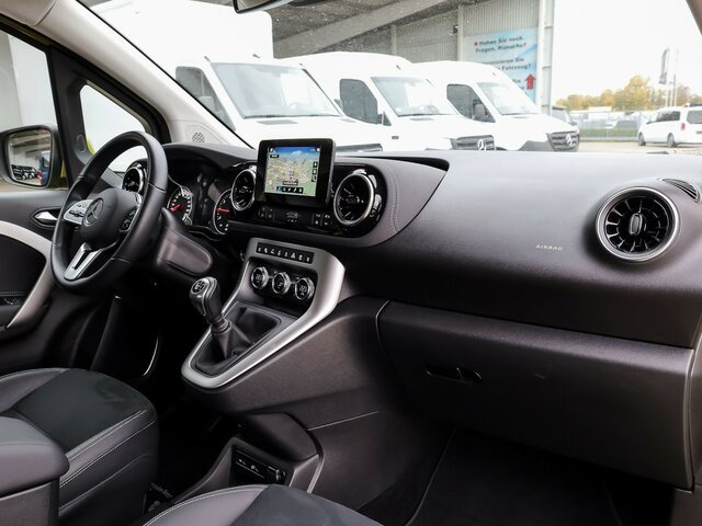 MERCEDES-BENZ T 180 Progressive,AMF Rollstuhlrampe,LED,Navi... - Transport de personnes: photos 5 MERCEDES-BENZ T 180 Progressive,AMF Rollstuhlrampe,LED,Navi... - Transport de personnes: photos 5