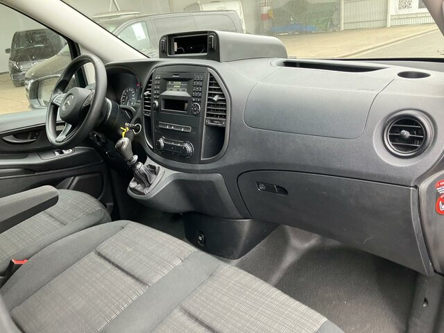 MERCEDES-BENZ Vito114 Mixto Extralang,Klima,Tempomat,Standhzg - Fourgonnette: photos 4 MERCEDES-BENZ Vito114 Mixto Extralang,Klima,Tempomat,Standhzg - Fourgonnette: photos 4