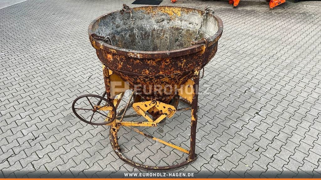 Betonsilo Krankübel Betonbombe 750 l 1016 H - Silo à ciment: photos 5 Betonsilo Krankübel Betonbombe 750 l 1016 H - Silo à ciment: photos 5