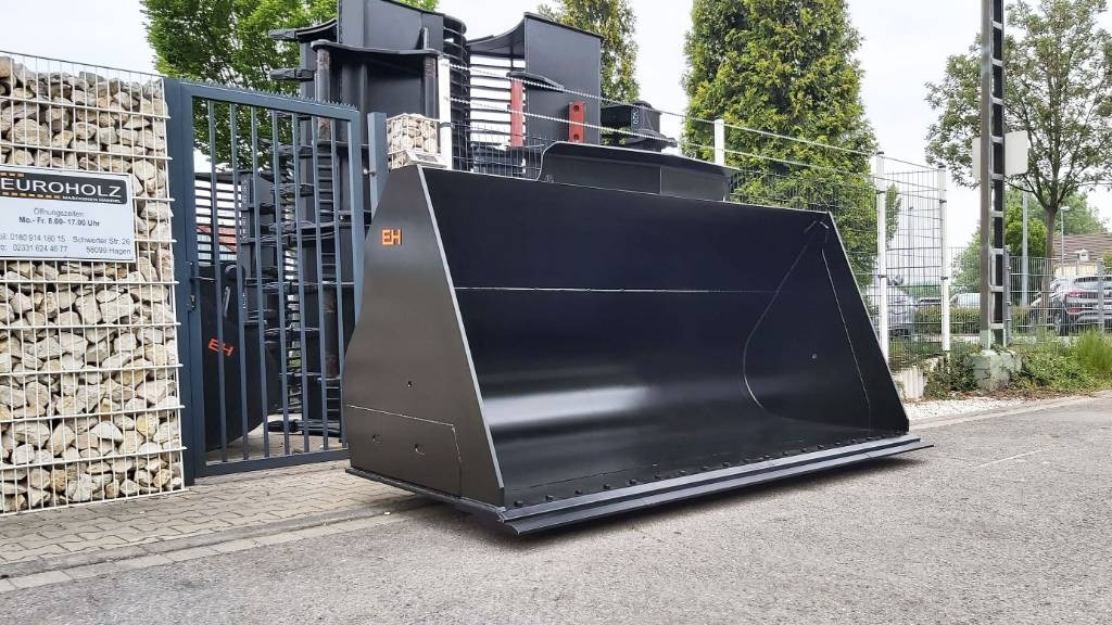 EH Frontschaufel passend Volvo L120 mit Messer - Godet pour chargeur: photos 1 EH Frontschaufel passend Volvo L120 mit Messer - Godet pour chargeur: photos 1