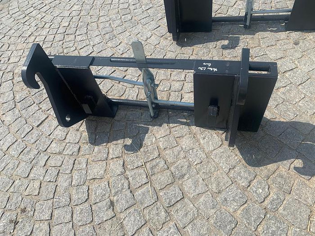 Big BIG Adapter Volvo L30 auf Euro Aufnahme - Accessoire: photos 1 Big BIG Adapter Volvo L30 auf Euro Aufnahme - Accessoire: photos 1