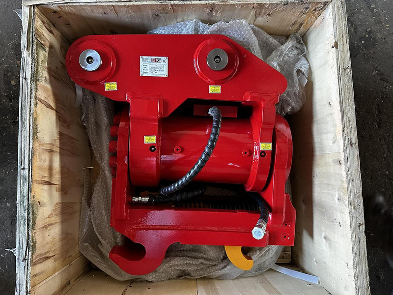 Big Powertilt passend zu diversen Takeuchi Modellen - Accessoire: photos 1 Big Powertilt passend zu diversen Takeuchi Modellen - Accessoire: photos 1