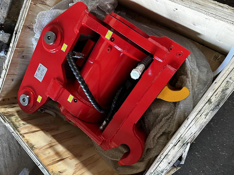 Big Powertilt passend zu diversen Takeuchi Modellen - Accessoire: photos 3 Big Powertilt passend zu diversen Takeuchi Modellen - Accessoire: photos 3
