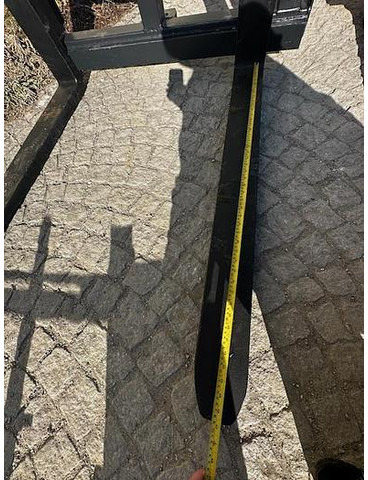 Big Palettengabel 3,5 t mit Merlo Aufnahme 120 cm FEM 3 Träggerahmen - Fourches pour Matériel de manutention: photos 5 Big Palettengabel 3,5 t mit Merlo Aufnahme 120 cm FEM 3 Träggerahmen - Fourches pour Matériel de manutention: photos 5