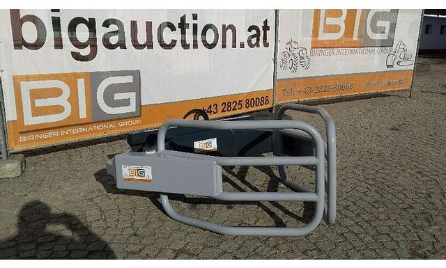 Rundballengreifer 180 cm pass. zu Euro Aufnahme - Grappin pour Machine agricole: photos 3 Rundballengreifer 180 cm pass. zu Euro Aufnahme - Grappin pour Machine agricole: photos 3