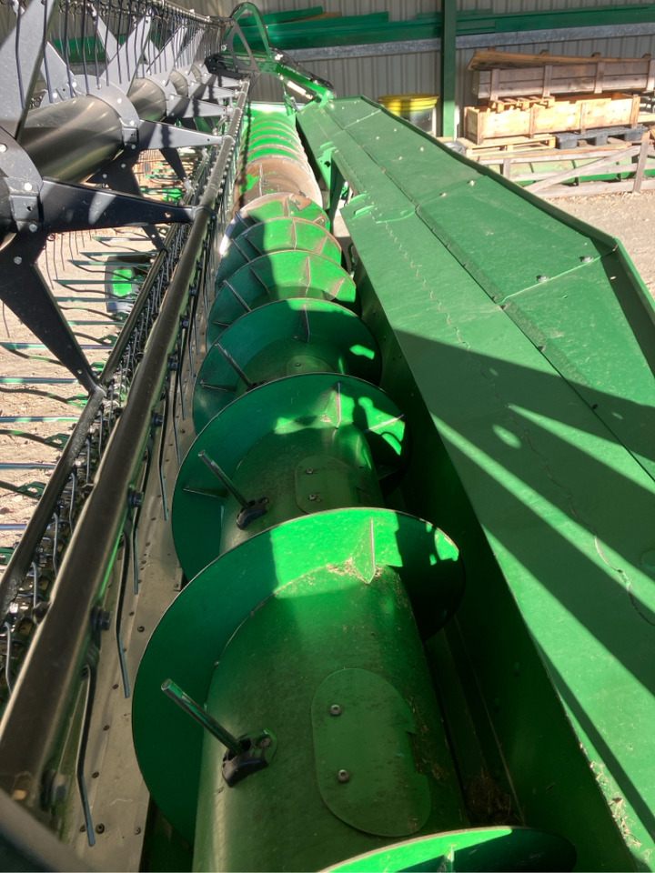 John Deere T670i mit 630X Schneidwerk - Moissonneuse-batteuse: photos 3 John Deere T670i mit 630X Schneidwerk - Moissonneuse-batteuse: photos 3