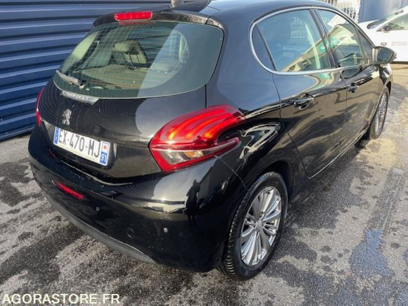 208 ALLURE PT 110cv-05/2016- 87950 KM - Voiture: photos 3 208 ALLURE PT 110cv-05/2016- 87950 KM - Voiture: photos 3