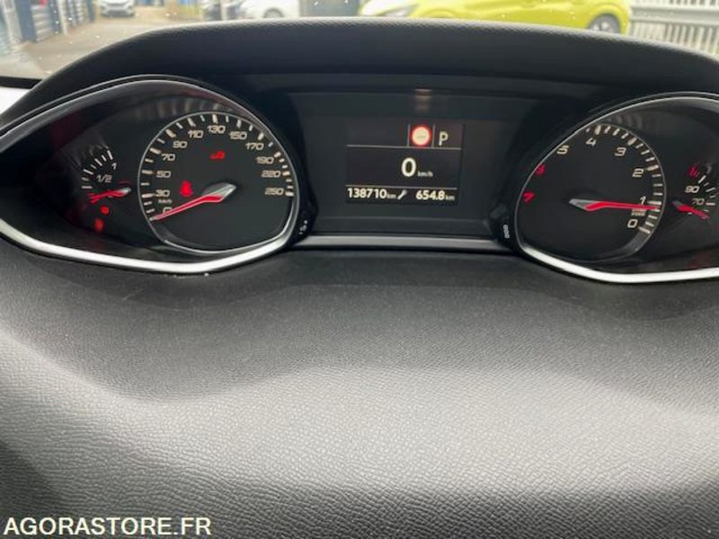 308 II SW ACTIVE BUSINESS PT 130cv EAT8 . 08/2018 . 141000 km - Voiture: photos 5 308 II SW ACTIVE BUSINESS PT 130cv EAT8 . 08/2018 . 141000 km - Voiture: photos 5