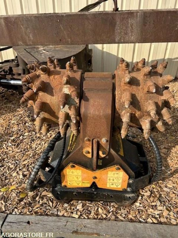 FRAISE HYDRAULIQUE DE DEMONSTRATION MB CRUSHER POUR PELLE 18-25 TONNES 2019 - Accessoire pour Engins de chantier: photos 1 FRAISE HYDRAULIQUE DE DEMONSTRATION MB CRUSHER POUR PELLE 18-25 TONNES 2019 - Accessoire pour Engins de chantier: photos 1
