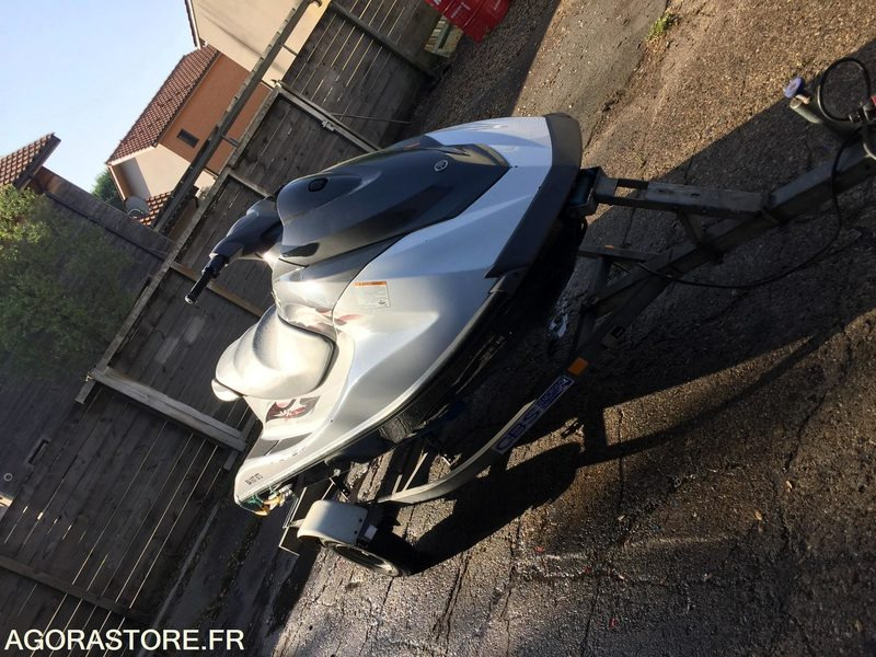 JET SKI YAMAHA - Autre matériel: photos 2 JET SKI YAMAHA - Autre matériel: photos 2