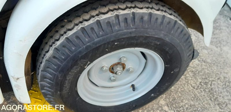 BALAYEUSE ELECTRIQUE ECO 36 - Balayeuse de voirie: photos 4 BALAYEUSE ELECTRIQUE ECO 36 - Balayeuse de voirie: photos 4