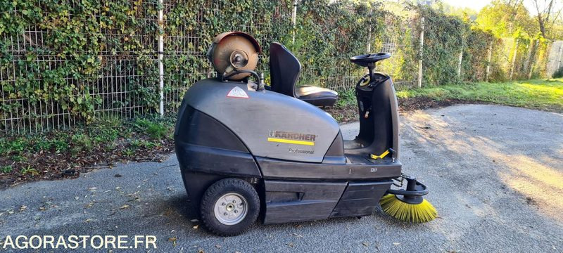 BALAYEUSE KARCHER - 2012 - 182 heures - Balayeuse de voirie: photos 2 BALAYEUSE KARCHER - 2012 - 182 heures - Balayeuse de voirie: photos 2