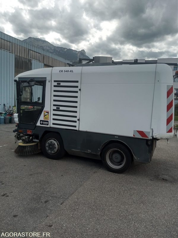 BALAYEUSE RAVO 5 SERIES 540 XL95FCH4CD1020902 - Balayeuse de voirie: photos 3 BALAYEUSE RAVO 5 SERIES 540 XL95FCH4CD1020902 - Balayeuse de voirie: photos 3