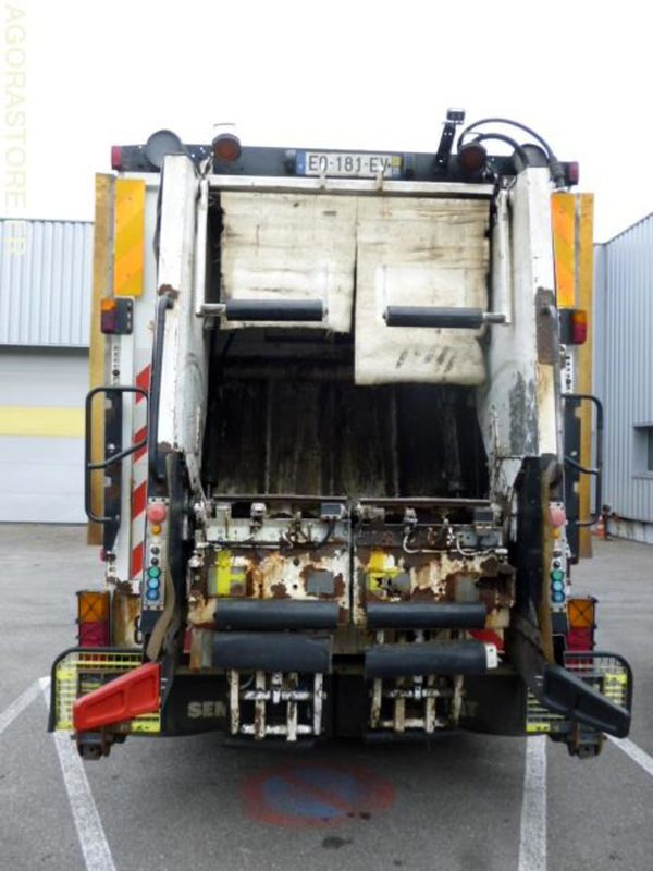 BOM ECONIC MERCEDES CABINE TYPE BUS 2007 4 places 247550kms - Benne à ordures ménagères: photos 2 BOM ECONIC MERCEDES CABINE TYPE BUS 2007 4 places 247550kms - Benne à ordures ménagères: photos 2