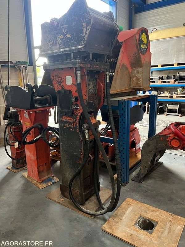 BRH NPK GH-7A 2012 - Marteau hydraulique: photos 1 BRH NPK GH-7A 2012 - Marteau hydraulique: photos 1