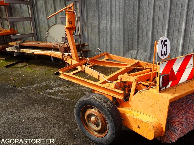 Balayeuse - Balayeuse de voirie: photos 4 Balayeuse - Balayeuse de voirie: photos 4