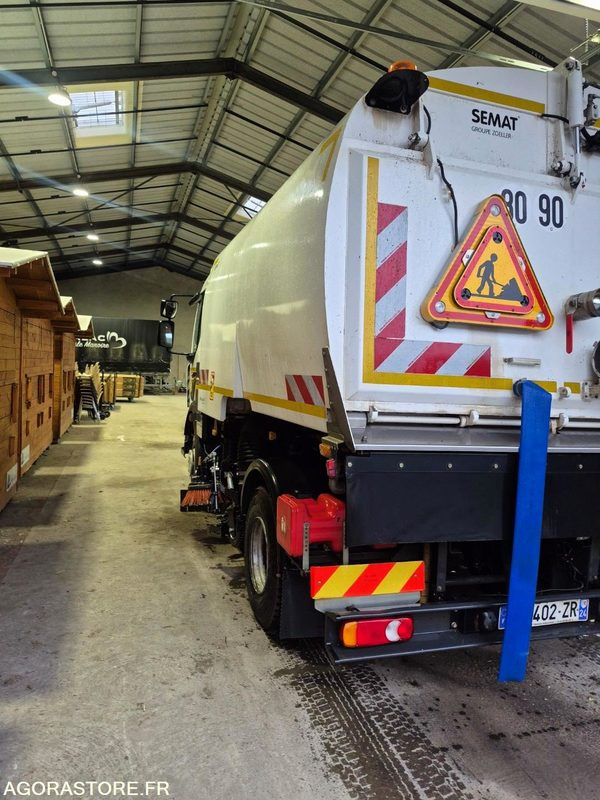 Balayeuse Renault - 2018 - 62423km en crédit-bail Balayeuse Renault - 2018 - 62423km: photos 7