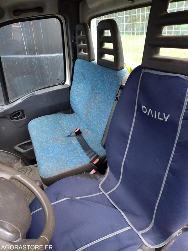 CAMION BENNE IVECO - EY413YY - 142000km - Utilitaire benne: photos 5 CAMION BENNE IVECO - EY413YY - 142000km - Utilitaire benne: photos 5