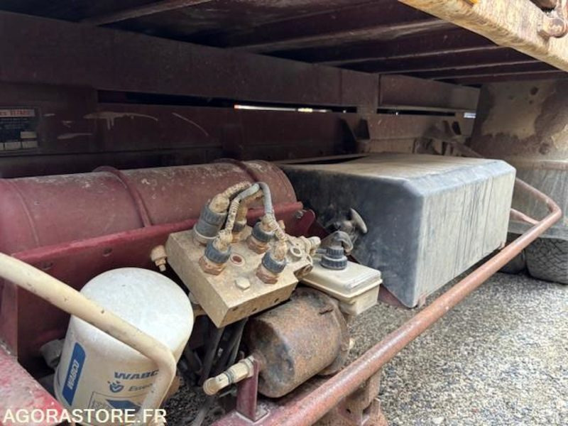 CAMION BENNE RENAULT S135 MIDLINER 1995 204000 KM - Camion benne: photos 5 CAMION BENNE RENAULT S135 MIDLINER 1995 204000 KM - Camion benne: photos 5