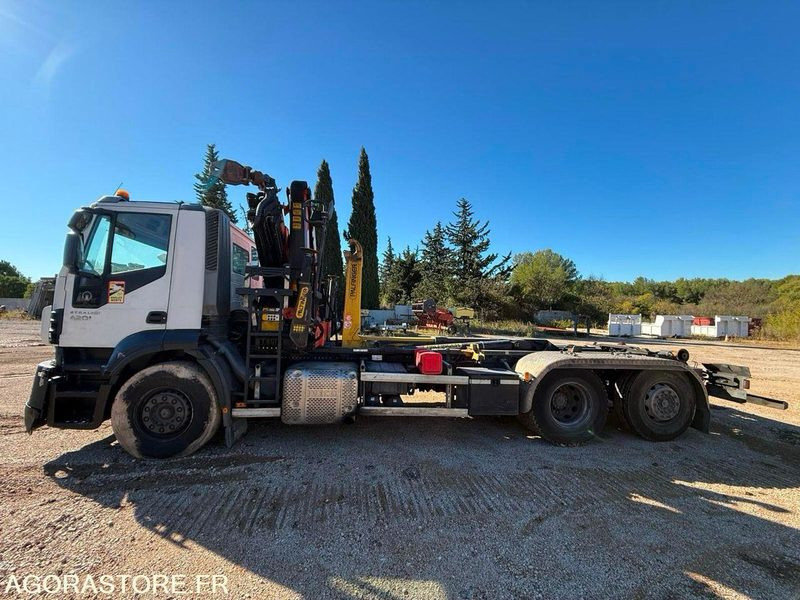 CAMION POLYBENNE GRUE IVECO MOTEUR HS - 390000km - 2014 - Camion ampliroll: photos 2 CAMION POLYBENNE GRUE IVECO MOTEUR HS - 390000km - 2014 - Camion ampliroll: photos 2