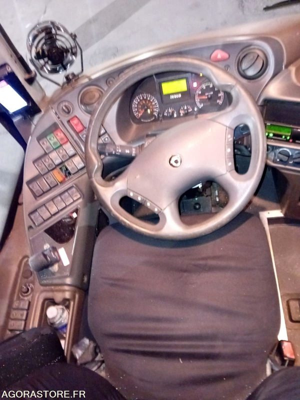 CAR IRISBUS RECREO N°11411 MEC 2009 - KM 264000 - Bus scolaire: photos 5 CAR IRISBUS RECREO N°11411 MEC 2009 - KM 264000 - Bus scolaire: photos 5