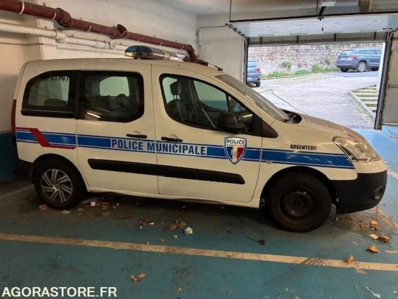 CITROEN BERLINGO - 2013 - 72200kms - Voiture: photos 3 CITROEN BERLINGO - 2013 - 72200kms - Voiture: photos 3