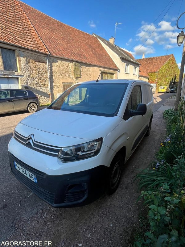 CITROEN BERLINGO ISOTHERME (portage de repas) - Fourgonnette: photos 1 CITROEN BERLINGO ISOTHERME (portage de repas) - Fourgonnette: photos 1