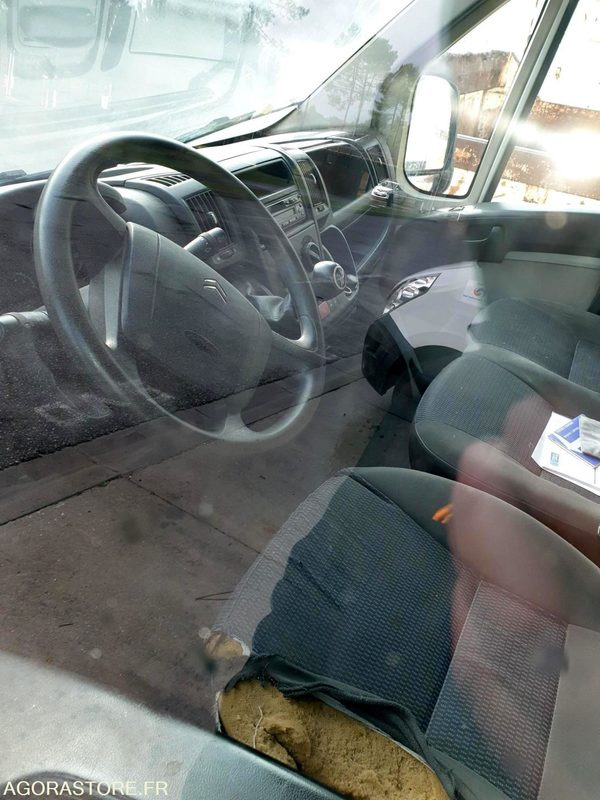 CITROEN JUMPER - 2011 - 152237km - Fourgon utilitaire: photos 4 CITROEN JUMPER - 2011 - 152237km - Fourgon utilitaire: photos 4