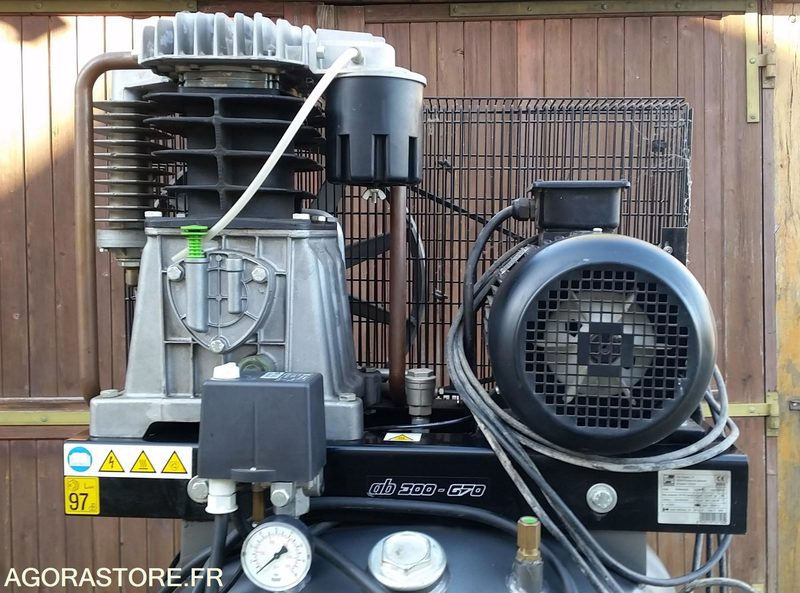COMPRESSEUR VERTICAL DE MARQUE FIAC TYPE AB-300-670 CUVE 270l TRIPHASE - Compresseur d'air: photos 2 COMPRESSEUR VERTICAL DE MARQUE FIAC TYPE AB-300-670 CUVE 270l TRIPHASE - Compresseur d'air: photos 2