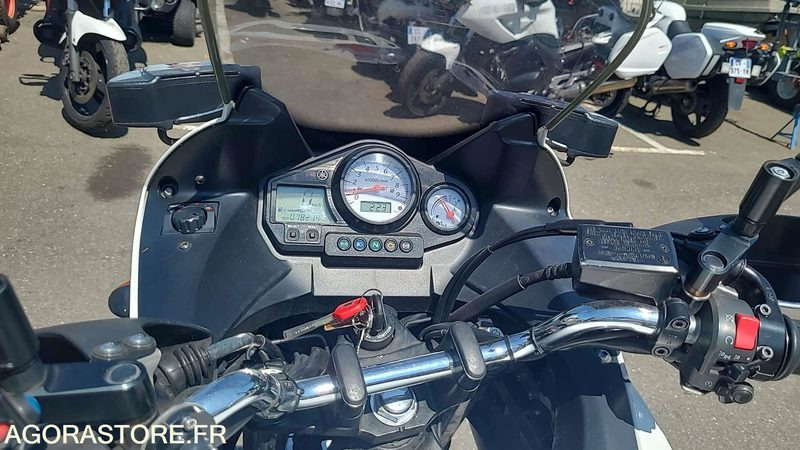CV 632 MQ - YAMAHA TDM 900 - 2013 - 78214KM - Motocyclette: photos 4 CV 632 MQ - YAMAHA TDM 900 - 2013 - 78214KM - Motocyclette: photos 4