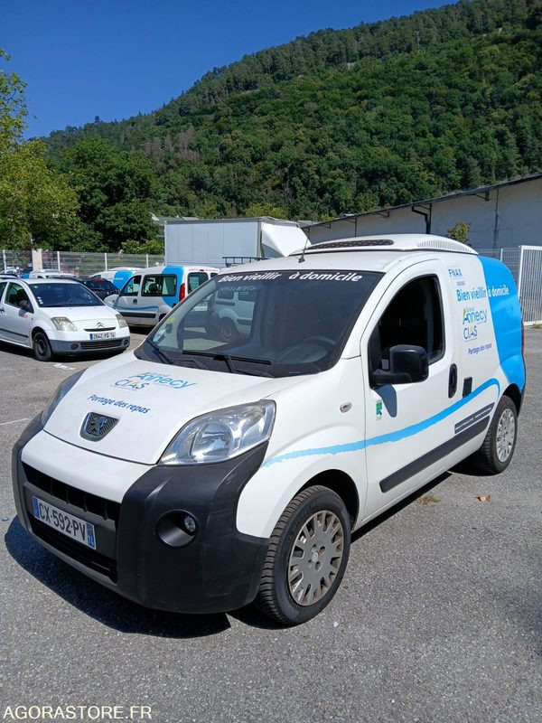 CX 592 PV - Peugeot Bipper Frigorifique - Fourgonnette: photos 2 CX 592 PV - Peugeot Bipper Frigorifique - Fourgonnette: photos 2