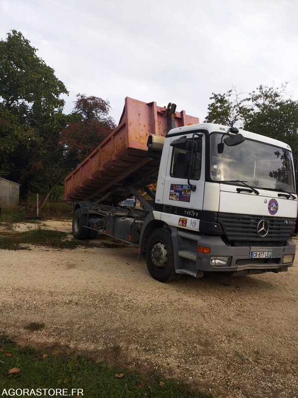 CAMION MERCEDES AMPLIROLL - 2002 - 766 000km - Camion: photos 1 CAMION MERCEDES AMPLIROLL - 2002 - 766 000km - Camion: photos 1