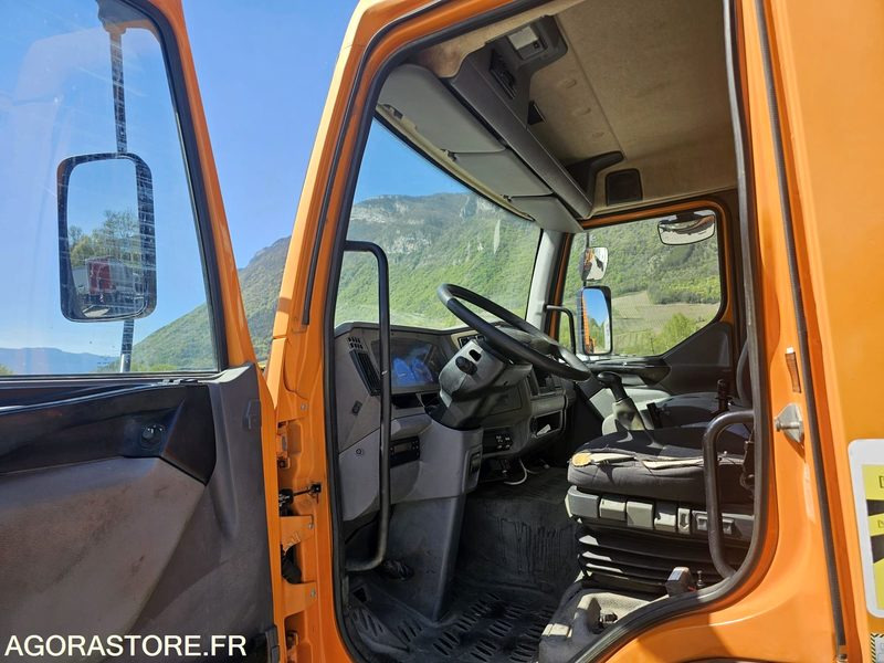 Camion Renault Midlum 4x4 - 2005 - 210000km - Camion: photos 5 Camion Renault Midlum 4x4 - 2005 - 210000km - Camion: photos 5