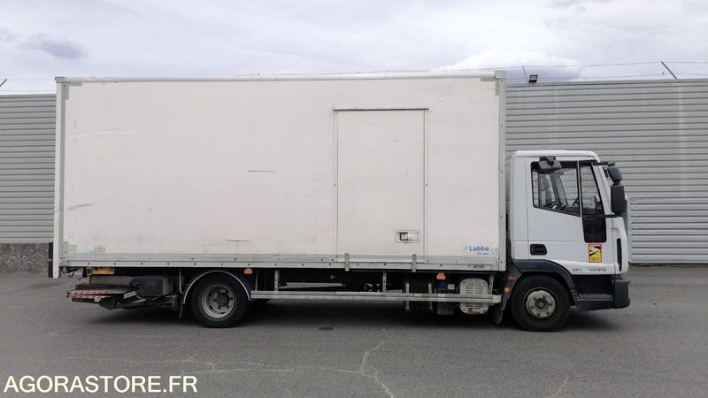 IVECO EUROCARGO - 100E18 - 2013 - 121 009 KM - Camion: photos 3 IVECO EUROCARGO - 100E18 - 2013 - 121 009 KM - Camion: photos 3