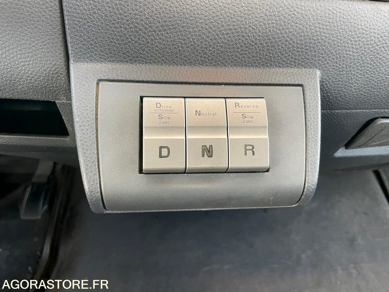 IVECO EUROCARGO PLATEAU - 2015 - 295 000KM - Camion: photos 4 IVECO EUROCARGO PLATEAU - 2015 - 295 000KM - Camion: photos 4