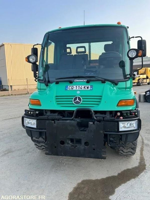 MERCEDES UNIMOG U300C VERSION COMMUNALE 2003 38210 KM + EPAREUSE CMV 450GP - Camion: photos 5 MERCEDES UNIMOG U300C VERSION COMMUNALE 2003 38210 KM + EPAREUSE CMV 450GP - Camion: photos 5
