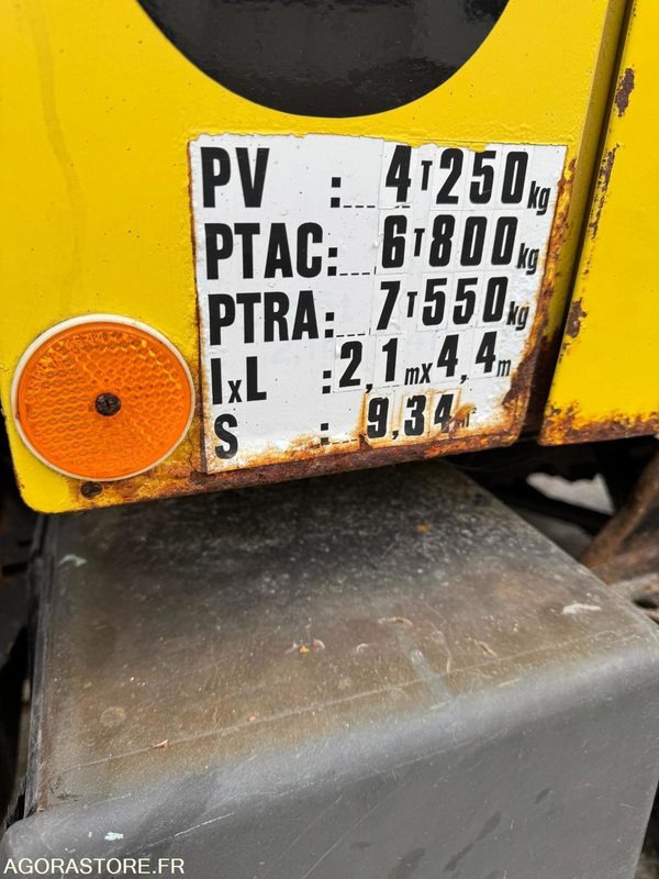 Mercedes Benz UNIMOG 1000 - 1982 - 30960kms - Camion: photos 4 Mercedes Benz UNIMOG 1000 - 1982 - 30960kms - Camion: photos 4