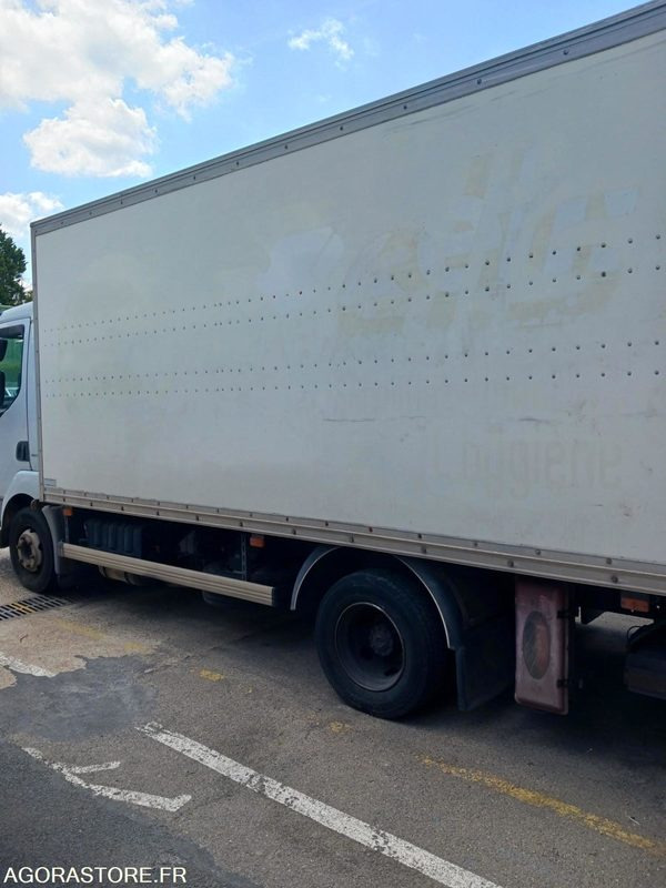 Renault Poids lourd / 267194 KMS / 2009 - Camion: photos 4 Renault Poids lourd / 267194 KMS / 2009 - Camion: photos 4